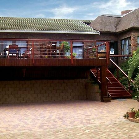Addo Gateway Lodge Колчестър Екстериор снимка