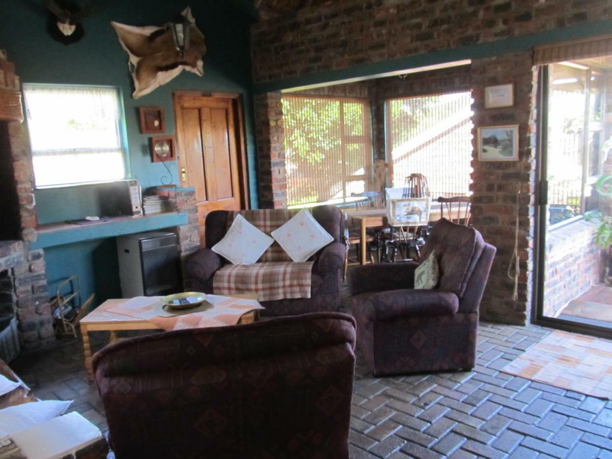Addo Gateway Lodge Колчестър Екстериор снимка