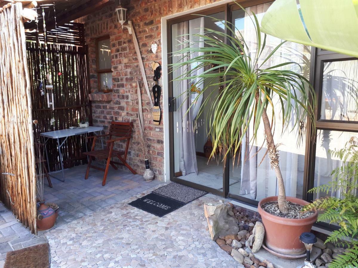 Addo Gateway Lodge Колчестър Екстериор снимка