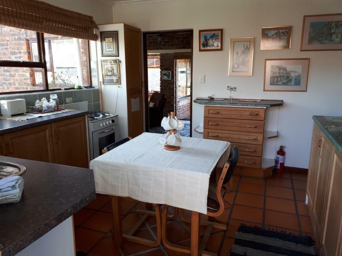 Addo Gateway Lodge Колчестър Екстериор снимка