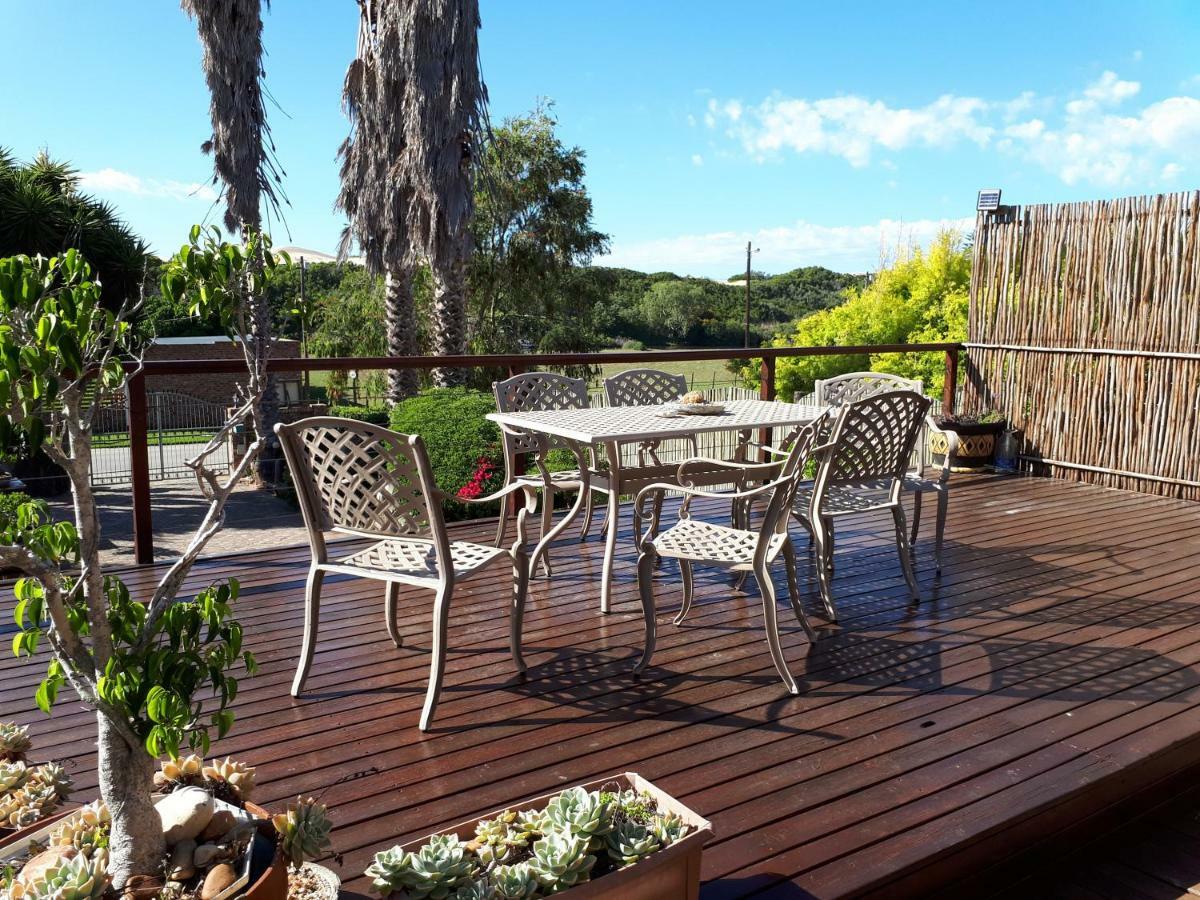 Addo Gateway Lodge Колчестър Екстериор снимка