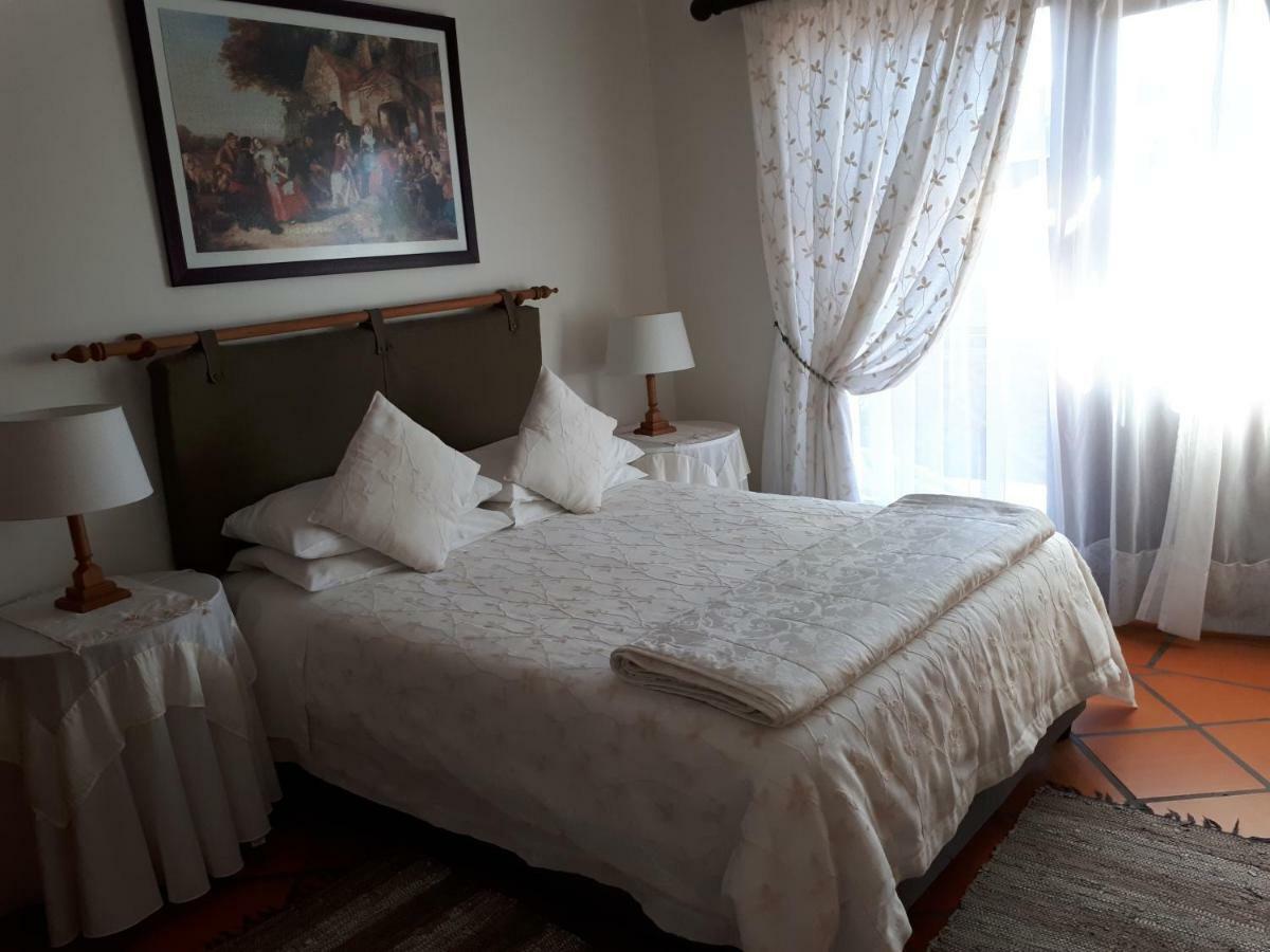 Addo Gateway Lodge Колчестър Екстериор снимка