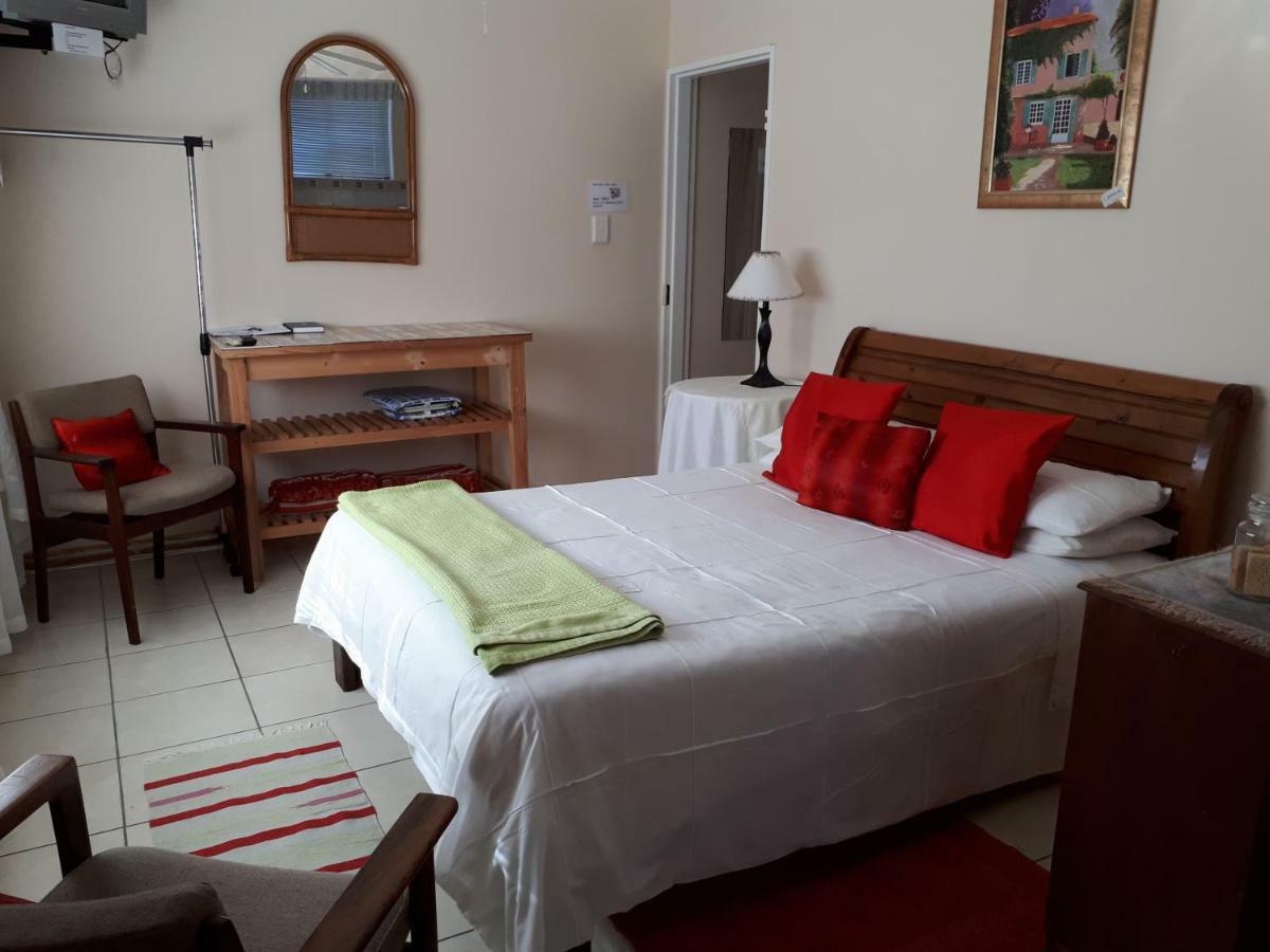 Addo Gateway Lodge Колчестър Екстериор снимка