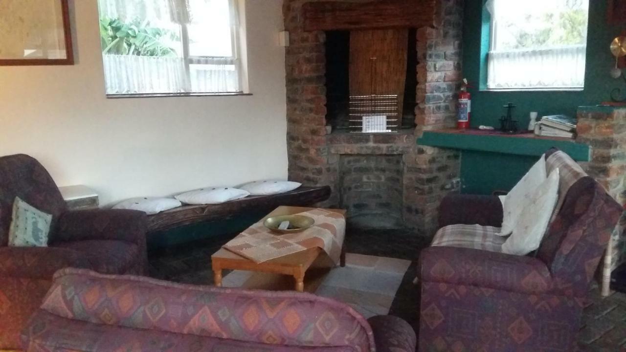 Addo Gateway Lodge Колчестър Екстериор снимка