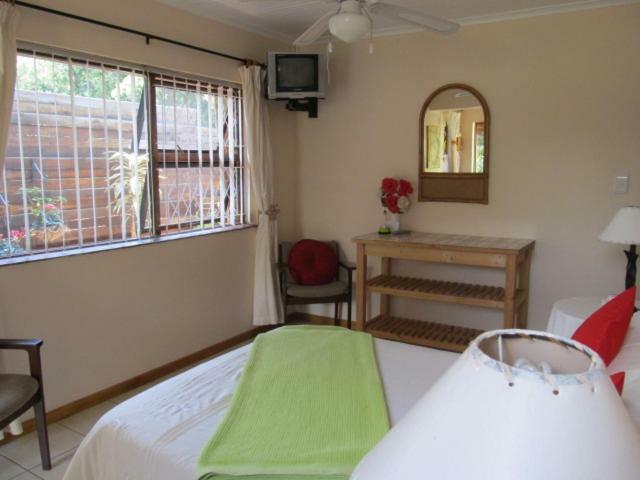 Addo Gateway Lodge Колчестър Екстериор снимка