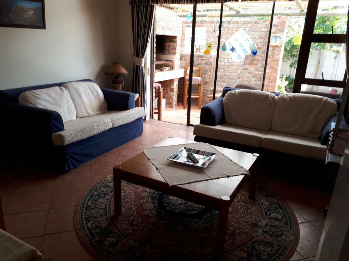 Addo Gateway Lodge Колчестър Екстериор снимка