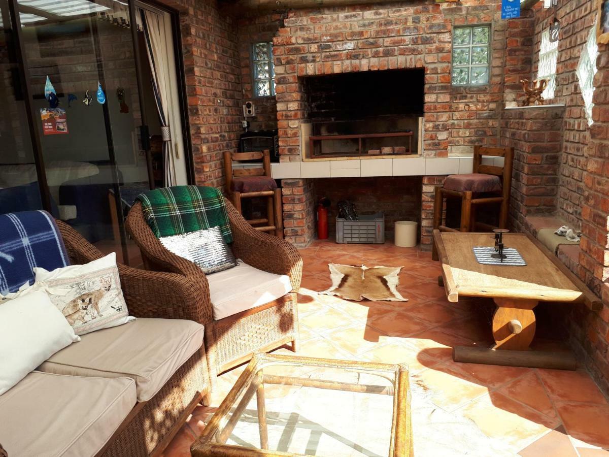 Addo Gateway Lodge Колчестър Екстериор снимка