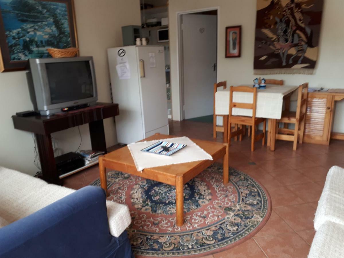 Addo Gateway Lodge Колчестър Екстериор снимка