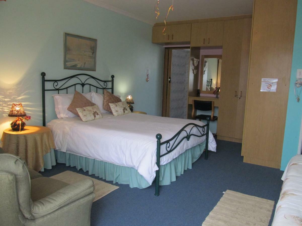 Addo Gateway Lodge Колчестър Екстериор снимка